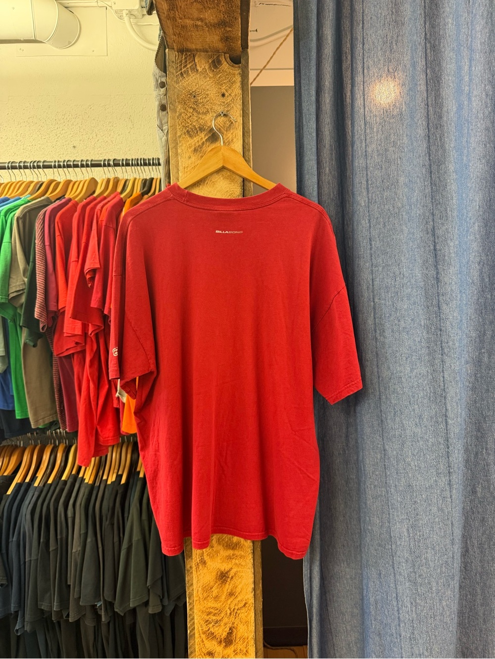Vintage Billabong Red Graphic t-shirt - Picture 2 of 2